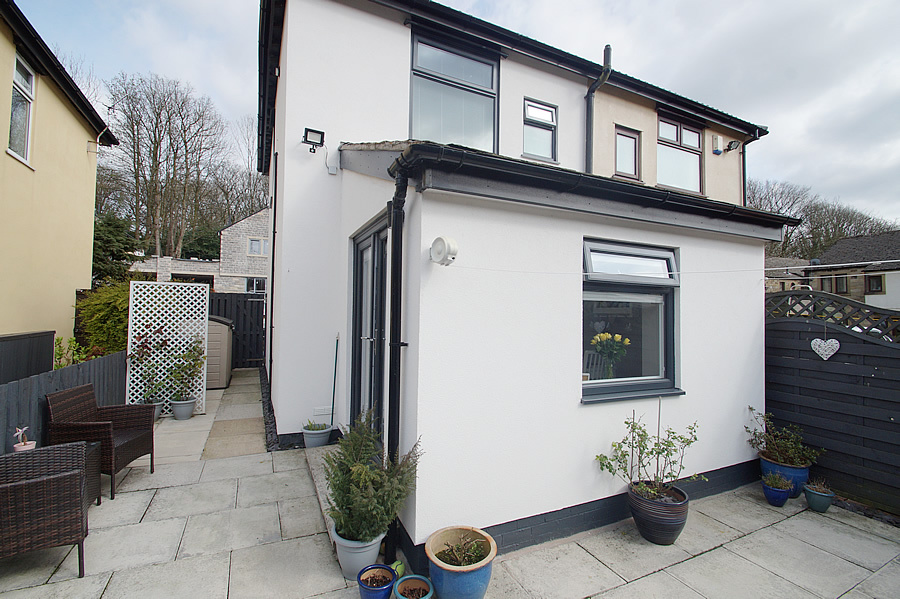 2 Hawthorpe Grove, Uppermill Bridges Estate Agents