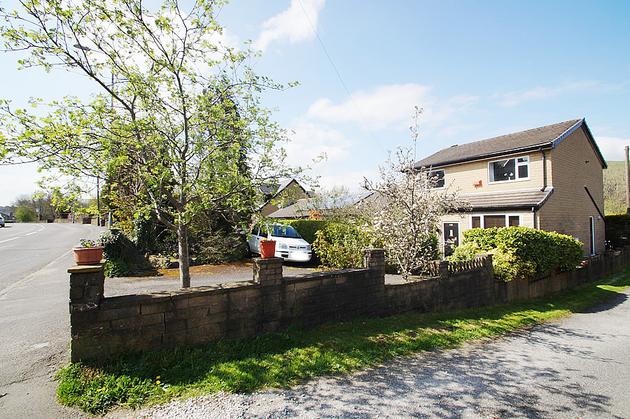 54B Manchester Road, Greenfield Bridges Estate Agents