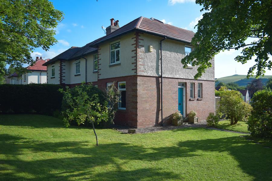 2 Springmeadow Lane, Uppermill Bridges Estate Agents