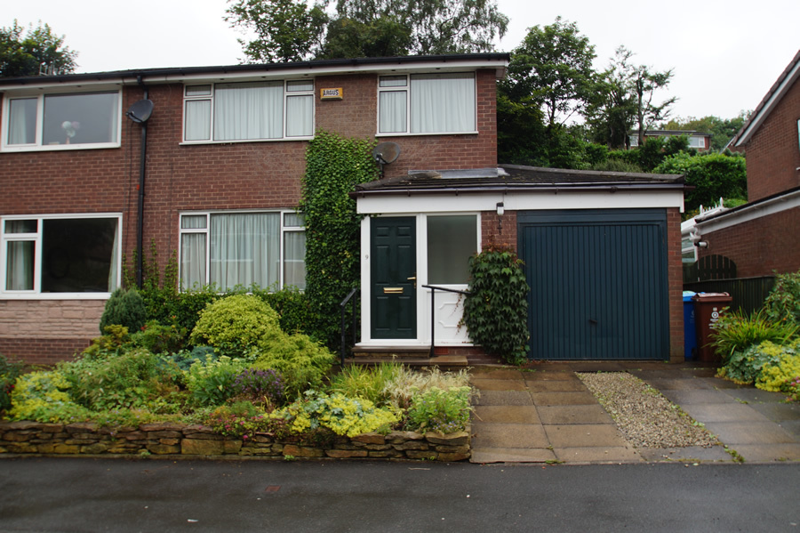 9 Grotton Hollow, Grotton Bridges Estate Agents