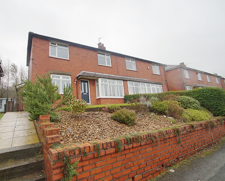 5 Merlewood Avenue Uppermill Bridges Estate Agents