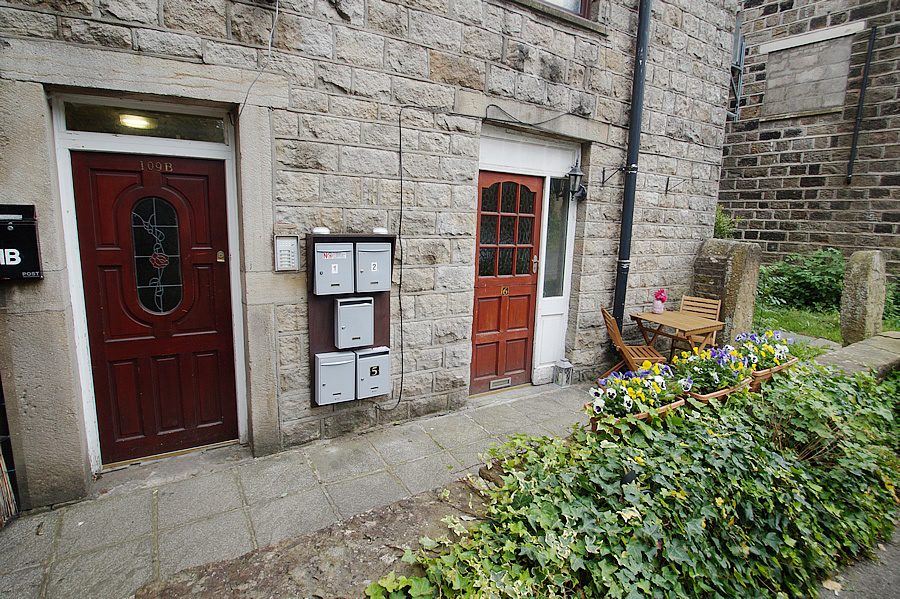 Flat 6, 109B High Street, Uppermill Bridges Estate Agents
