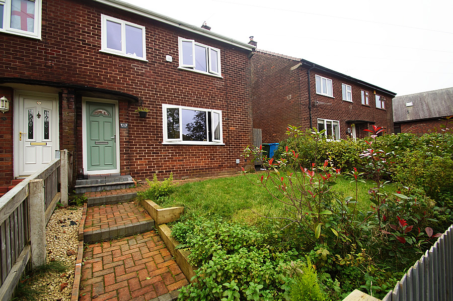 30A Carr Lane Greenfield Bridges Estate Agents