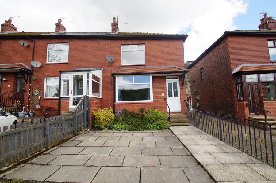 20 Clifton Holm, Delph Bridges Estate Agents