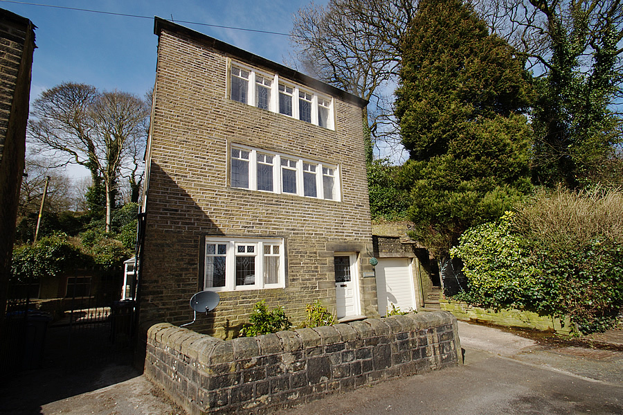 Springfield House, Oldham Rd, Delph Bridges Estate Agents